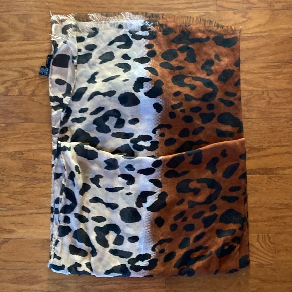 Animal Print Scarf 🧣 - Picture 4 of 8